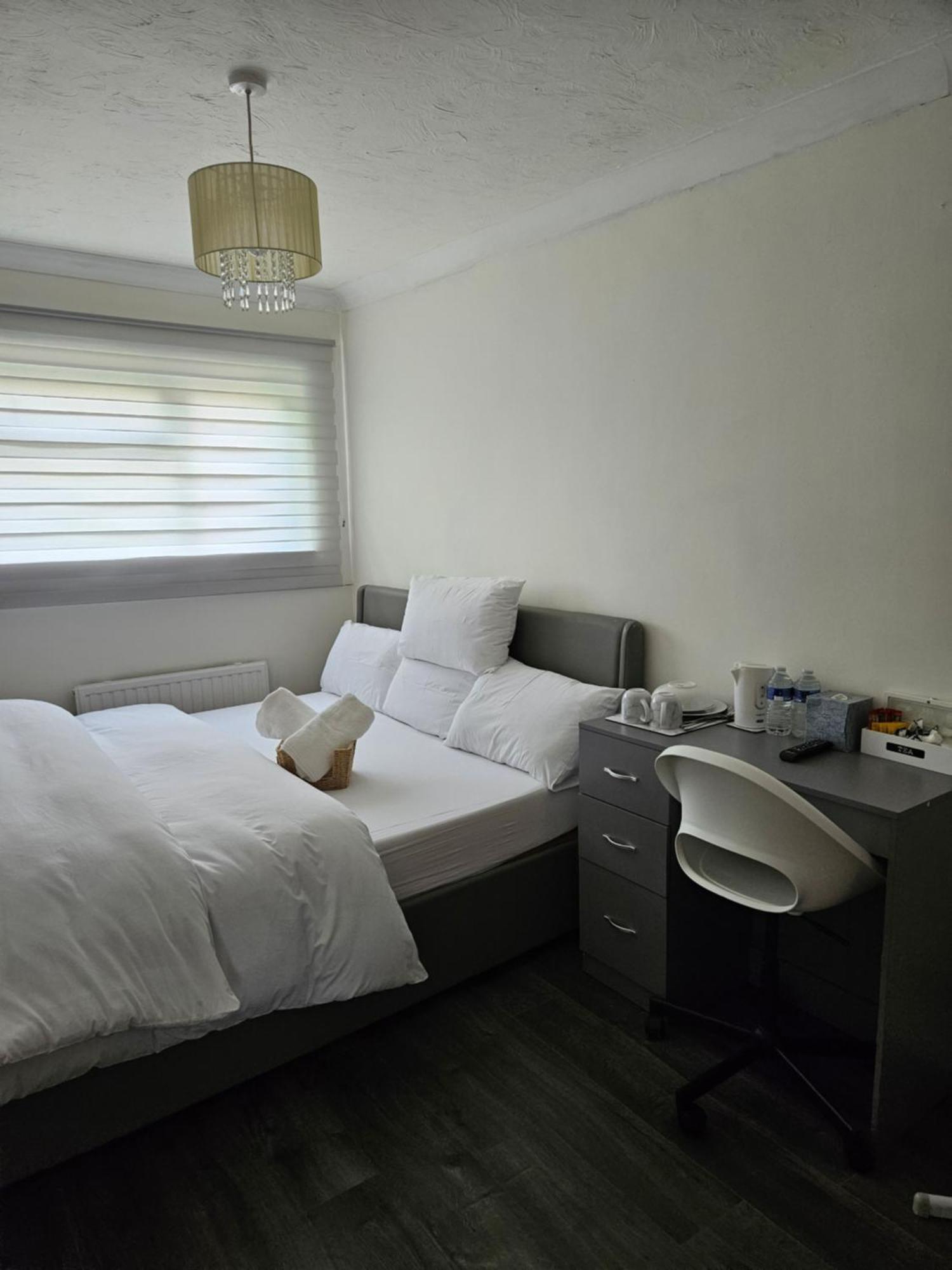 Jays-Rooms Pitsea Exterior photo