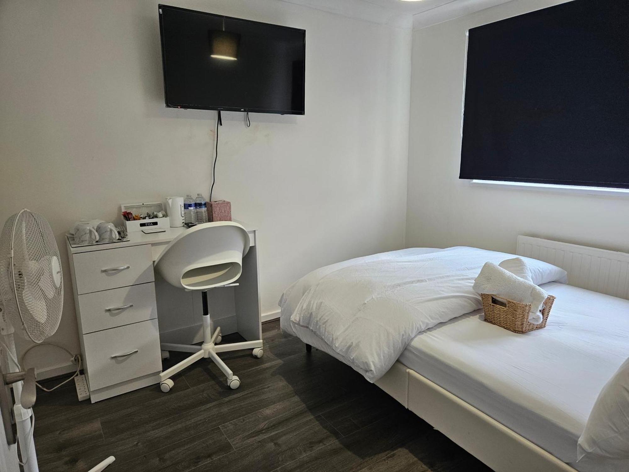 Jays-Rooms Pitsea Exterior photo