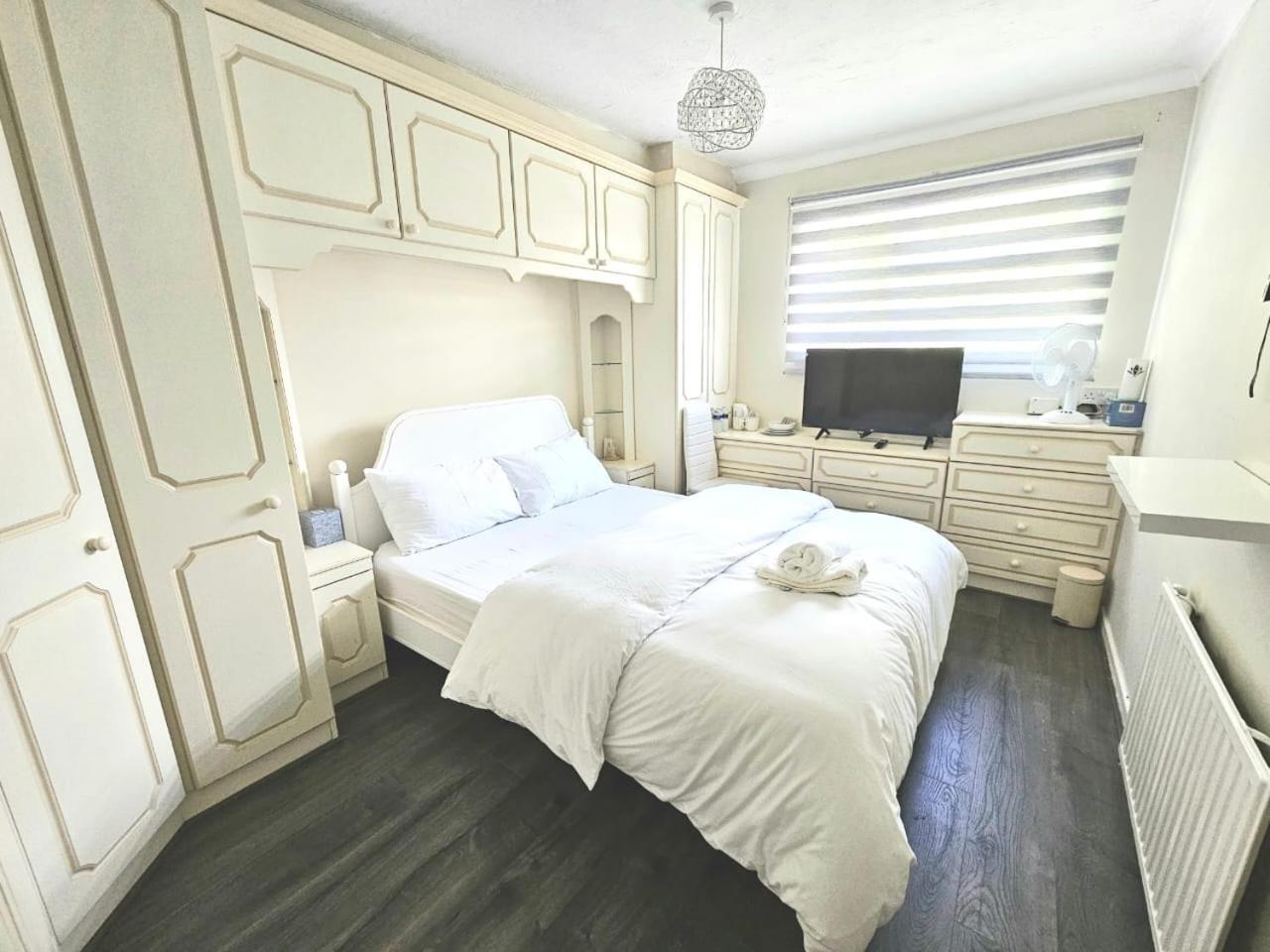 Jays-Rooms Pitsea Exterior photo